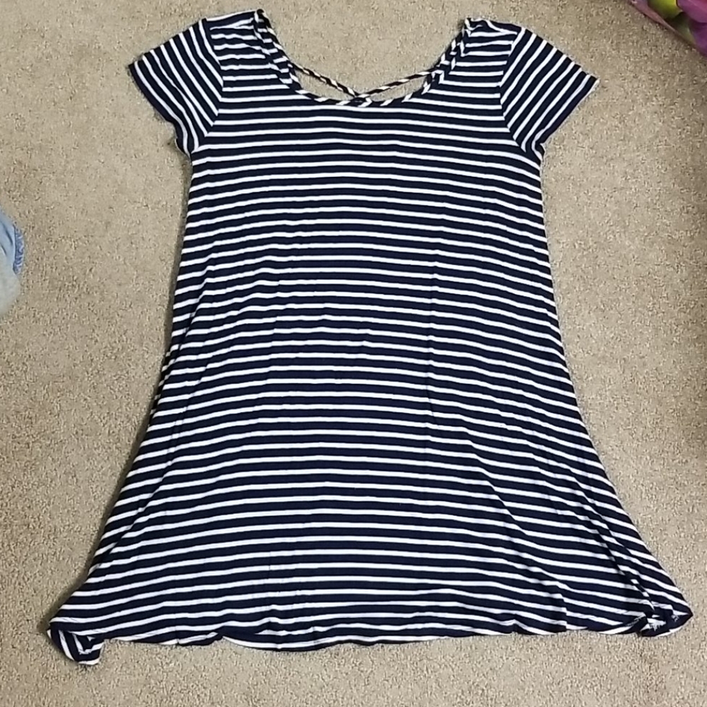 3/$20 🎉 Short striped dress w/back straps
